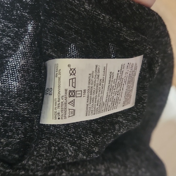 Old Navy Women's Stretchy Athletic Top Size XL - Picture 6 of 6